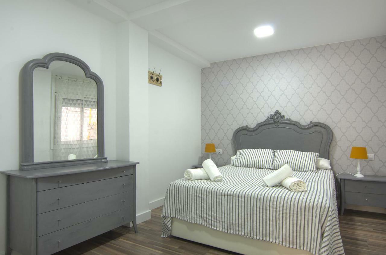 Apartment Ronda Sant Antoni Херона Екстериор снимка