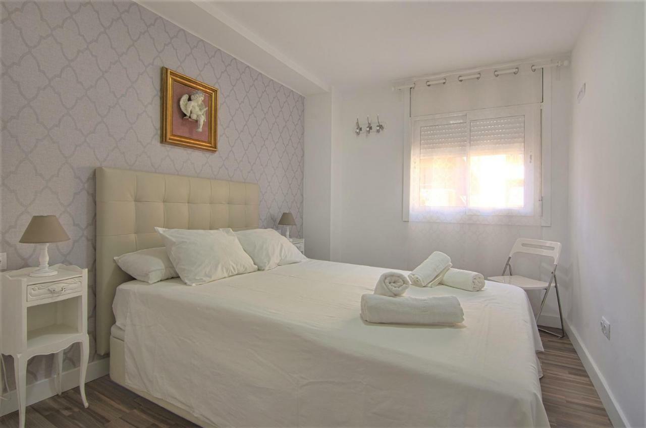 Apartment Ronda Sant Antoni Херона Екстериор снимка