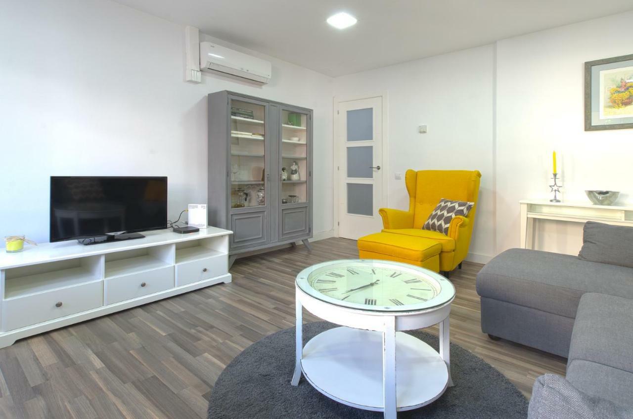 Apartment Ronda Sant Antoni Херона Екстериор снимка